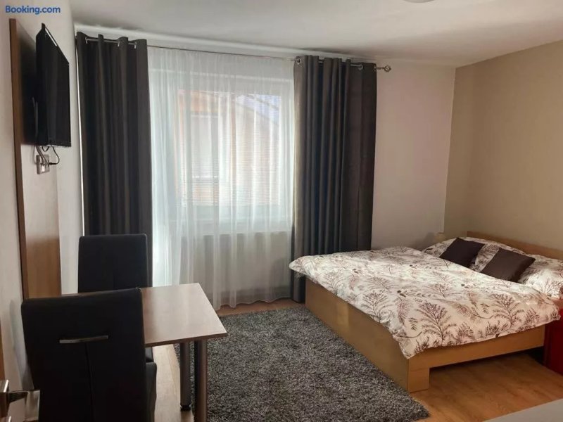 Apartmanovy Dom Adriana
