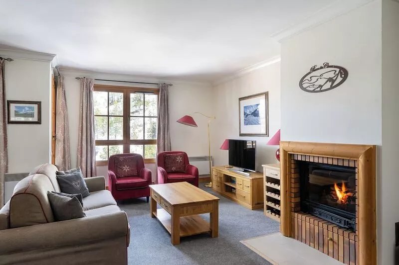 Spacious duplex in sought after Prince des Cimes with Pool