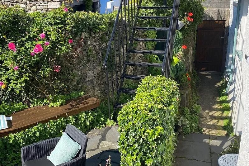 Unique apartment in Cartmel centre. Unrivalled location.Garden.Fab views.Sleeps4