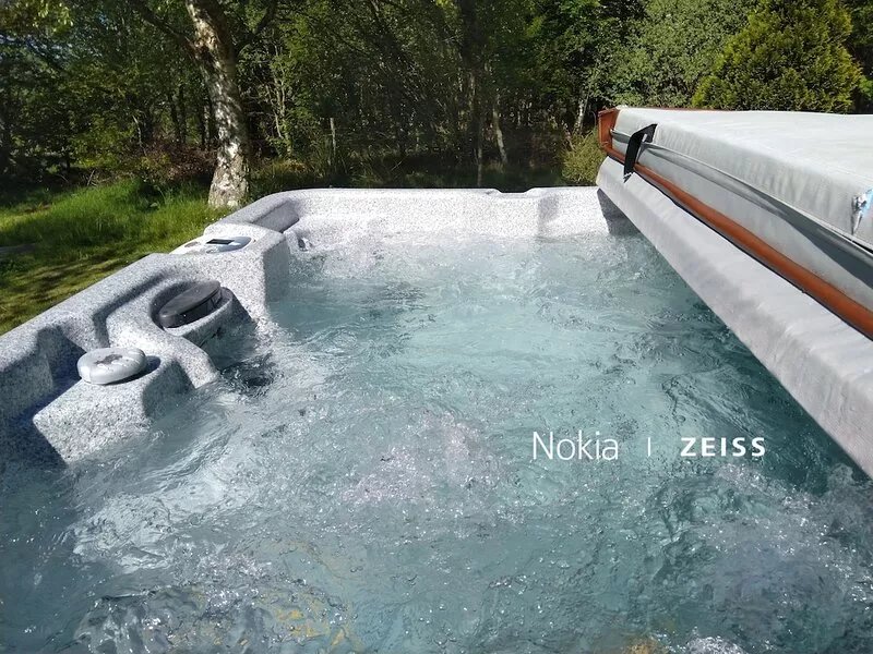 Large family & pet friendly modern cottage with Hot Tub in Garden