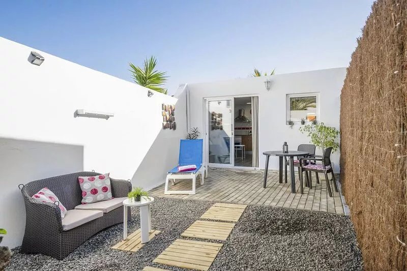 Vacation Home 'Timanfaya' with Mountain View, Private Terrace and Wi-Fi