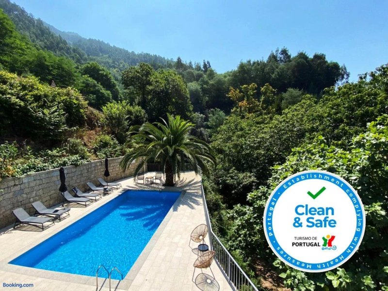 Chalet Villas Geres