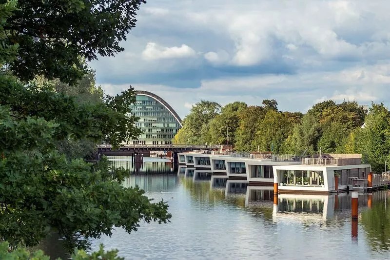 Exclusive houseboat - Bungalow with roof terrace 'downtown' Hamburg