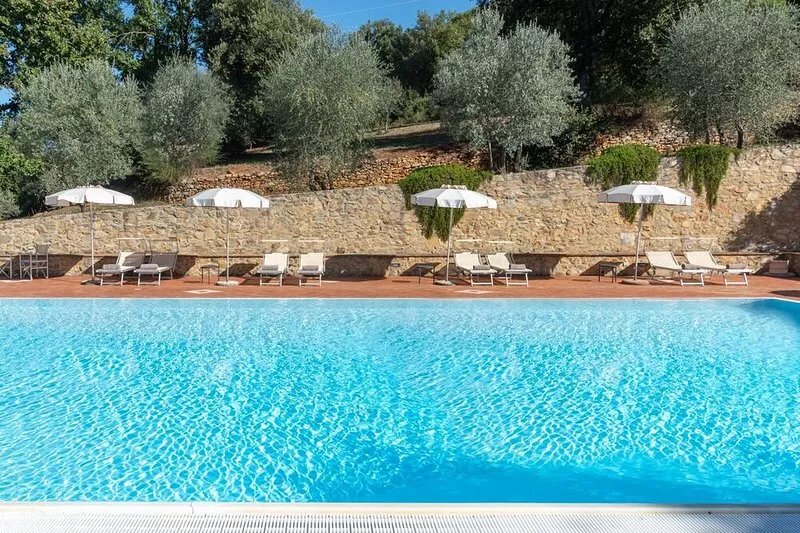 Wonderful apartment in a Tuscan farmhouse with swimming pool and panoramic