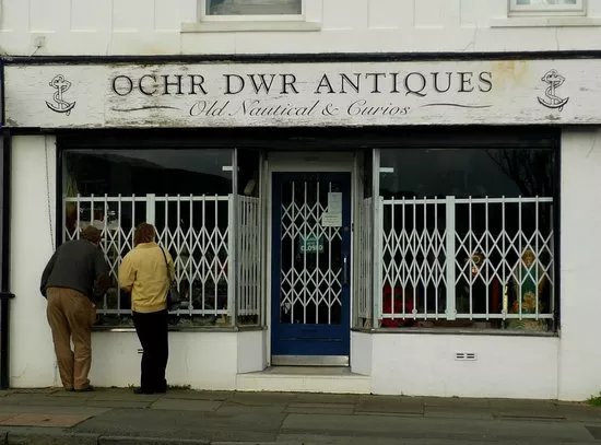 Ochr Dwr Antiques