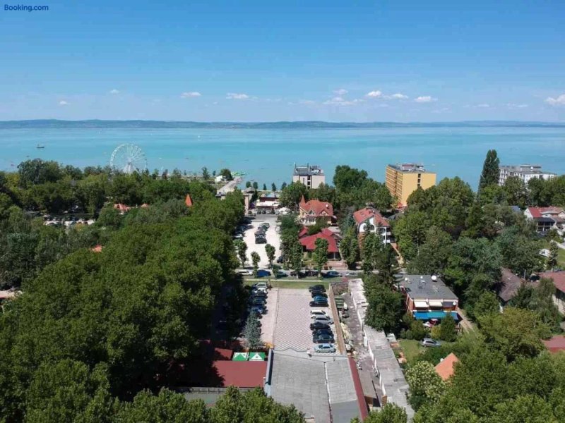 Balaton Panzio, Apartmanhaz