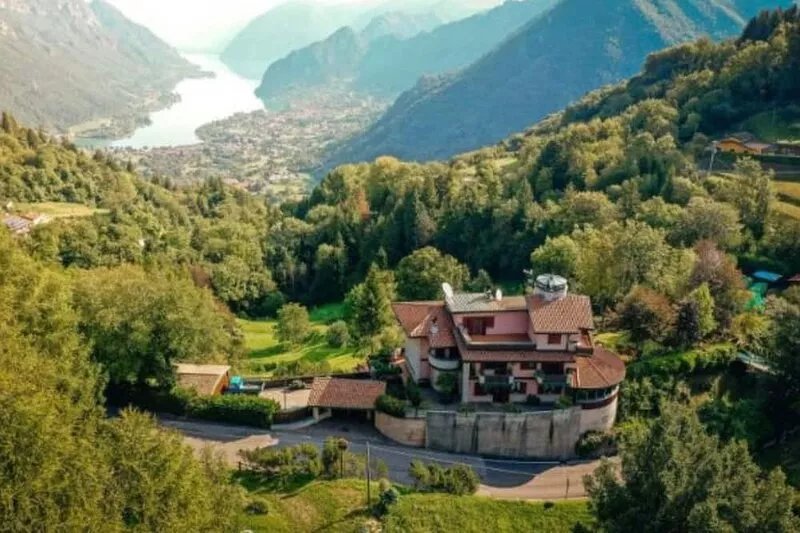 Nature escape with all modern amenities, huge private land, crazy views