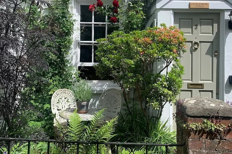 Georgian cottage in the heart of Henfield village