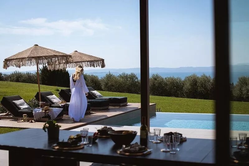 Residenza Cavaion - Exclusive design with infinity pool, park and 180° lake view