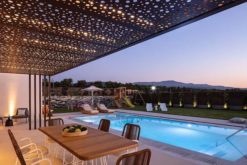 3 en-suite bedrooms, ping pong, play structure for kids, garden & private pool!