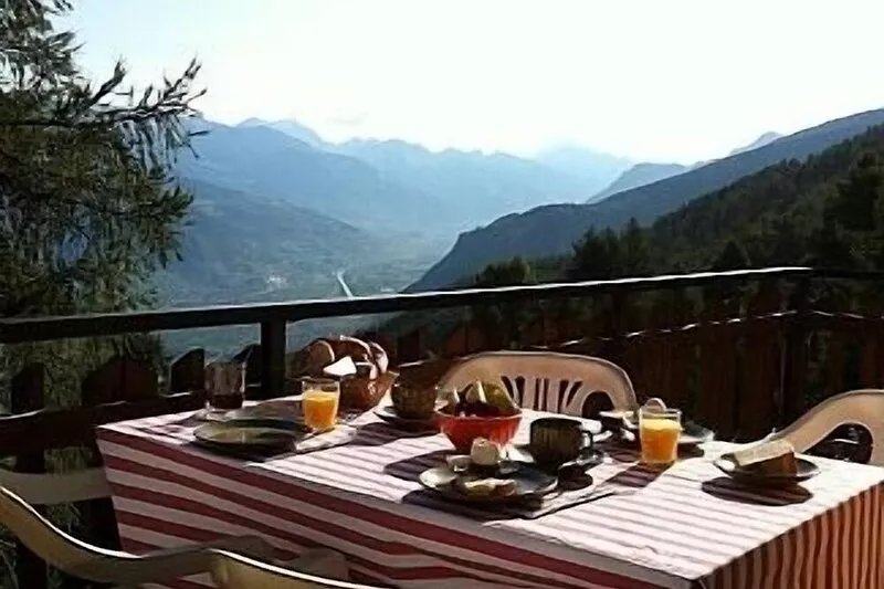 Lovely Ski 2 Bed Apt Sleeps 6, 50m From Telecabine, Well-Equipped/Gorgeous View