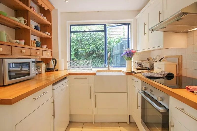 Creekside - sleeps 6 guests  in 3 bedrooms