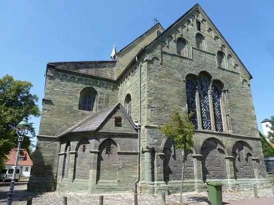 Evangelische Pfarrkirche-St. Maria zur Hohe