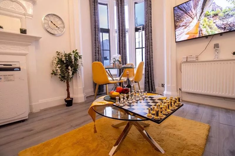 Flat 7 NEW ONE OX · Oxford Street 3 bedroom! Bond Street