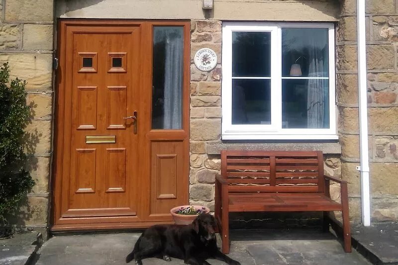 Cosy and comfortable  cottage, pet friendly, woodburning stove, great walks