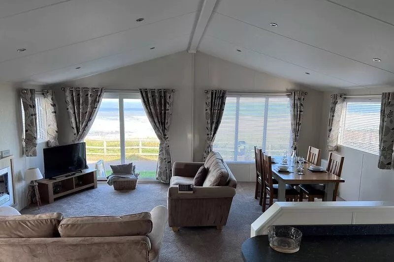Beautiful Lodge w/Amazing Coastal Views