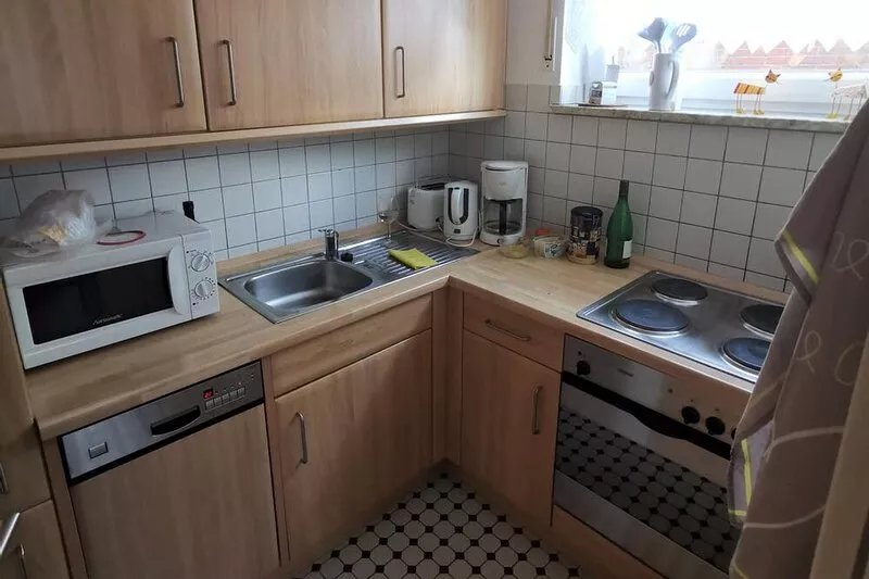 Basement apartment with spacious terrace in a prime location