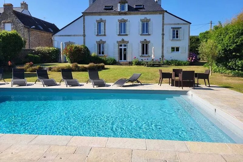 Domaine du Douet swimming pool 7chbrs 5 bathrooms