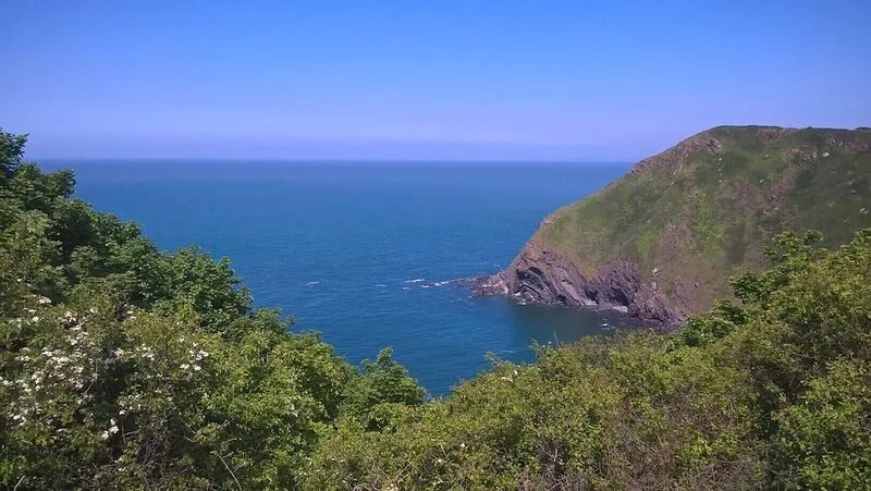 Spacious, well-equipped cottage with parking in Hartland, N Devon - Sleeps 6.