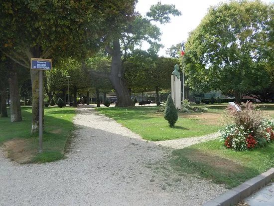 Square Madame de Pompadour