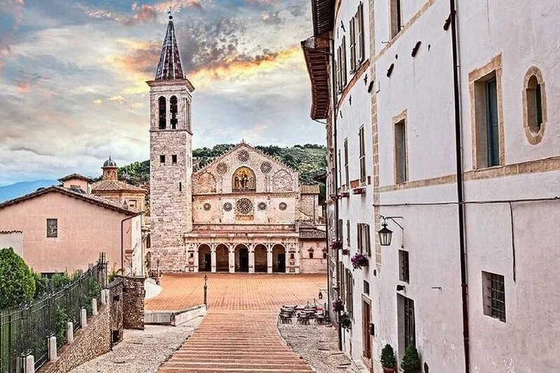 L'ULIVO: apartment within farmhouse just 15 minutes far from Assisi.