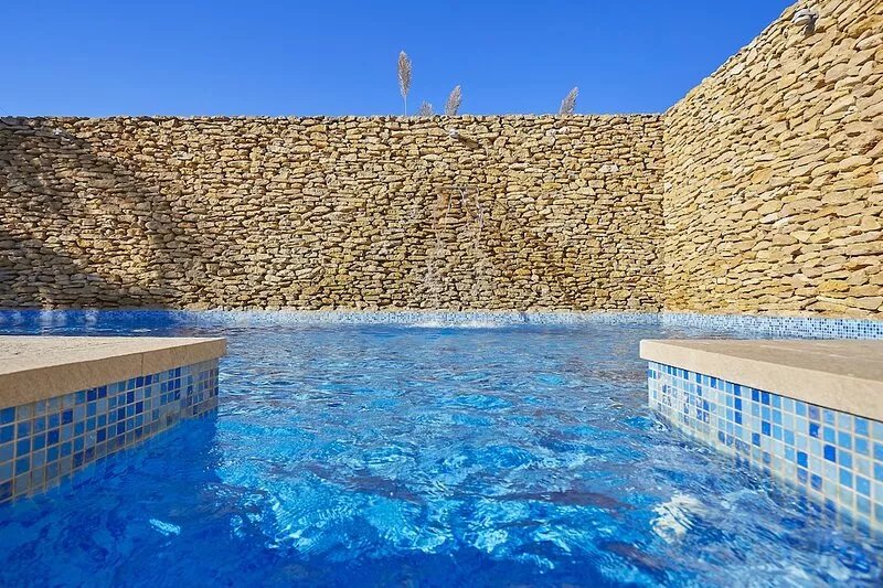 Villa with splendid pool near the beaches, 4 bedrooms