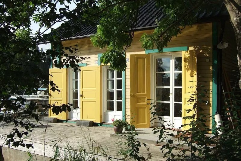 Cozy lake cottage on its own jetty at the Salt Lake with its own rowing boat