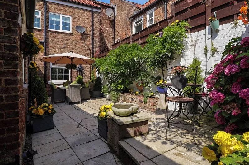 RIVERVIEW, family friendly, luxury holiday cottage in Stamford Bridge