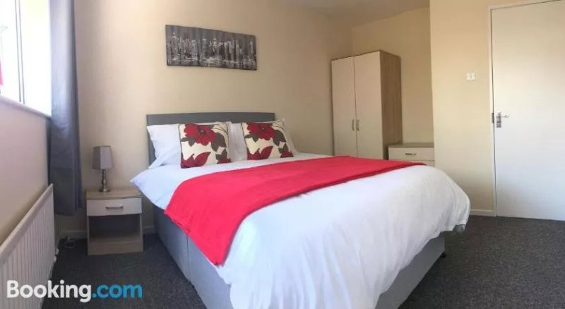 Spacious Double Room Eastleigh 55w