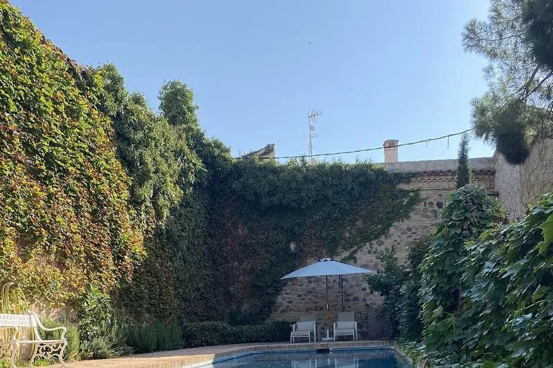 FAB PALACE WITH IMPRESSIVE VIEWS, GARDEN, POOL BEHIND TOLEDO CATHEDRAL