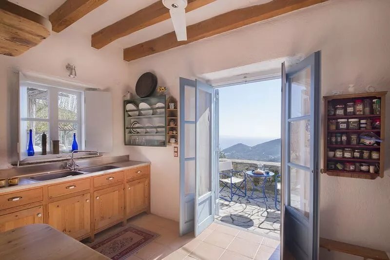 Characterful restored Greek house close to both mountain and sea