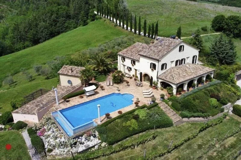 Villa and Farmhouse with Housekeeper, on private estate available all year