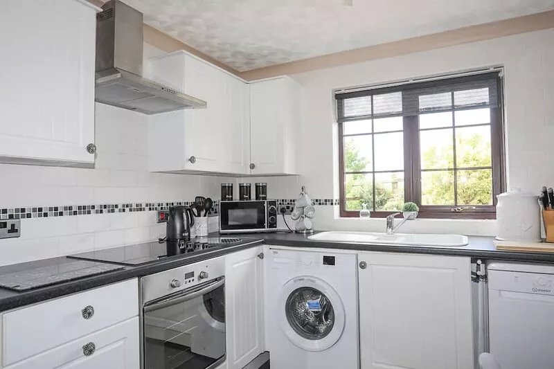 CAE FFYNNON, pet friendly, with a garden in Gaerwen