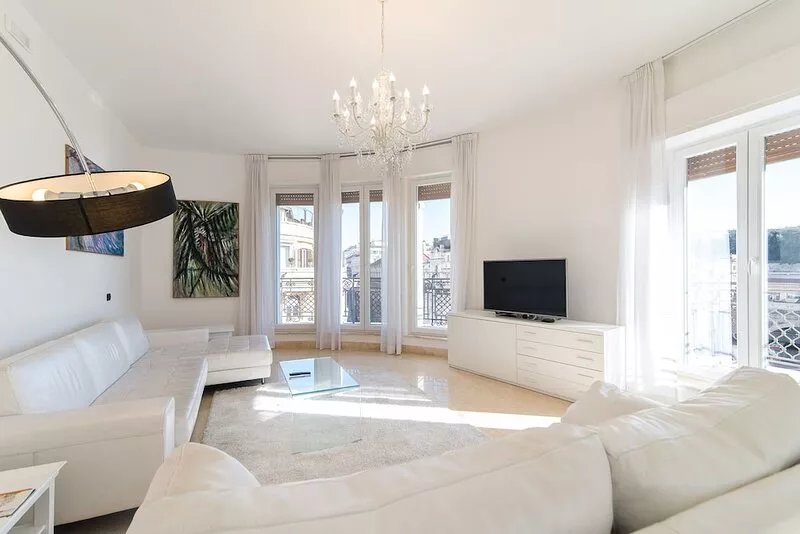 CHARMING APARTMENT PIAZZA DI SPAGNA / TREVI FOUNTAIN OVERLOOKING QUIRINALE