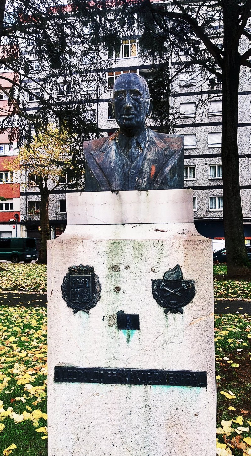 Monumento A Leopoldo Fernandez Nespral