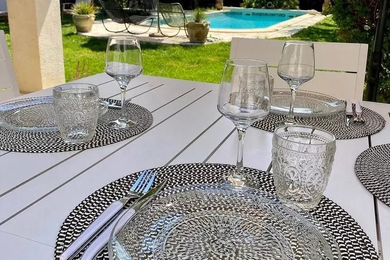 Le Mas des aiLes classified 3 * ideally located: Avignon, Lubéron and