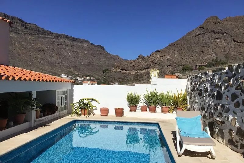 Very quiet house, pool, terrace and sea views