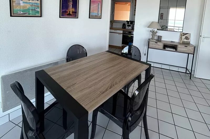 Spacious T3 with terrace facing the sea wifi ascenseur 4 people
