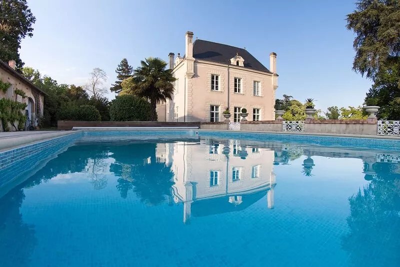 Romance & Elegance - in the Loire Valley - tennis court - jaccuzzi - and wine