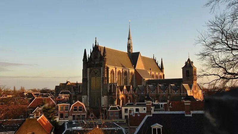 Beautiful first and second floor apartment in historic Leiden
