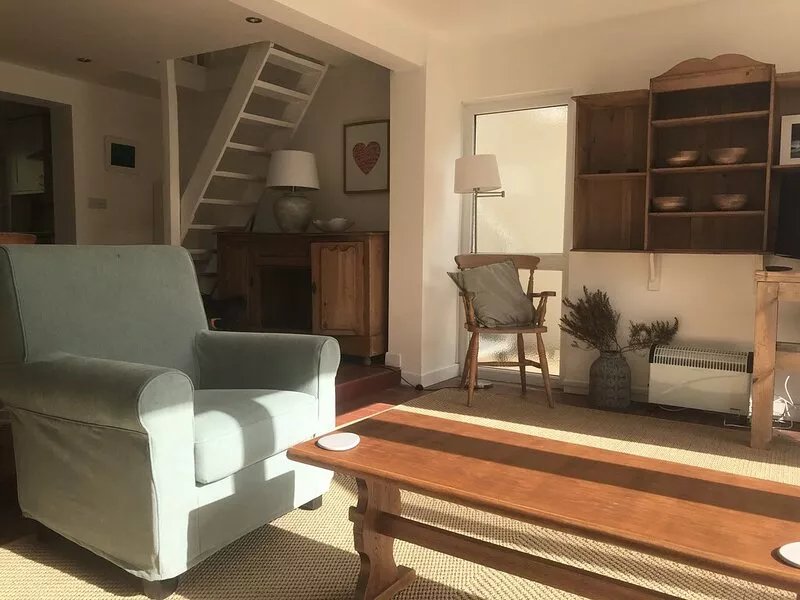 Small cottage with wonderful sea view from the terrace,  sleeps 2 to 4 adults