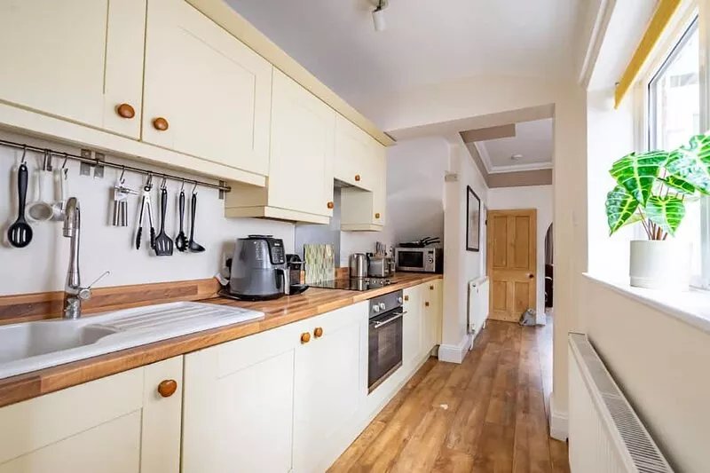 Buckingham Townhouse -  a family break that sleeps 6 guests in 3 bedrooms