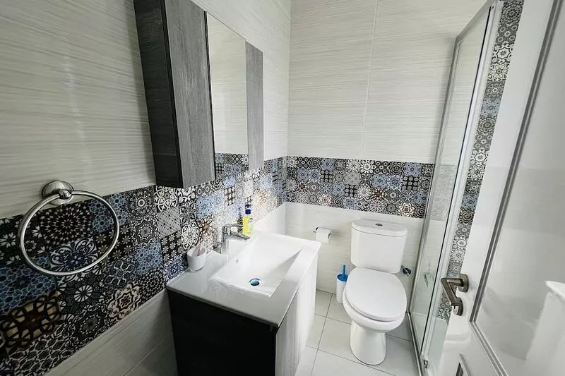 Luxury villa on Regina Gardens 1 with terrace overlooking the pools and gardens