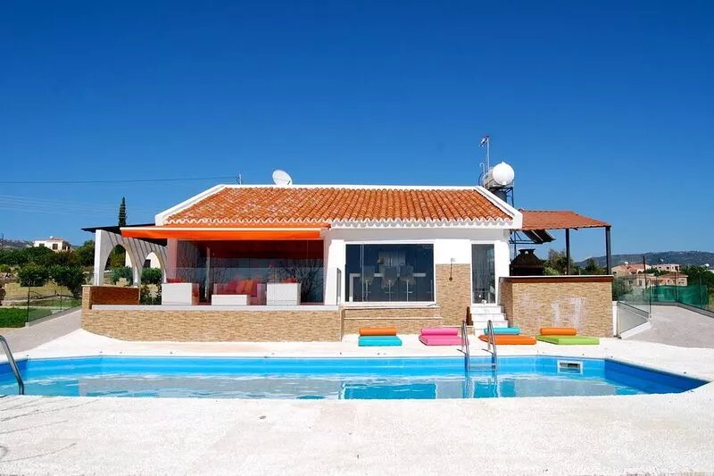 Free car.Luxury 2 bedrooms villa with swimming pool.