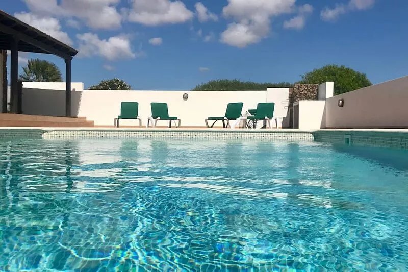 StayonBoard: Rustic villa with heated pool, view, patio, wifi, tv, ...