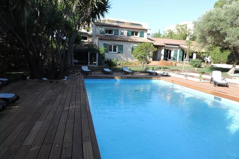 MAISON CODREY 16 Personnes CENTRE SANARY 10 mn walk from pedestrian streets