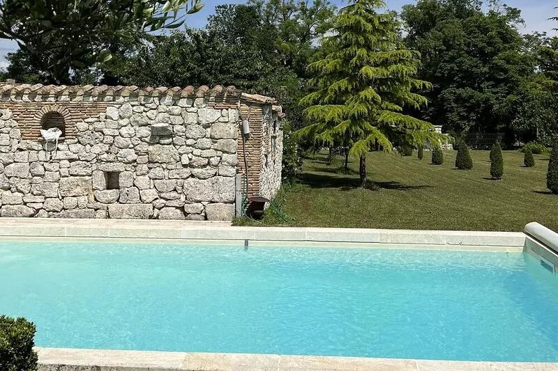 Stone house with pool and garden, up to 6 people, 3 bedrooms