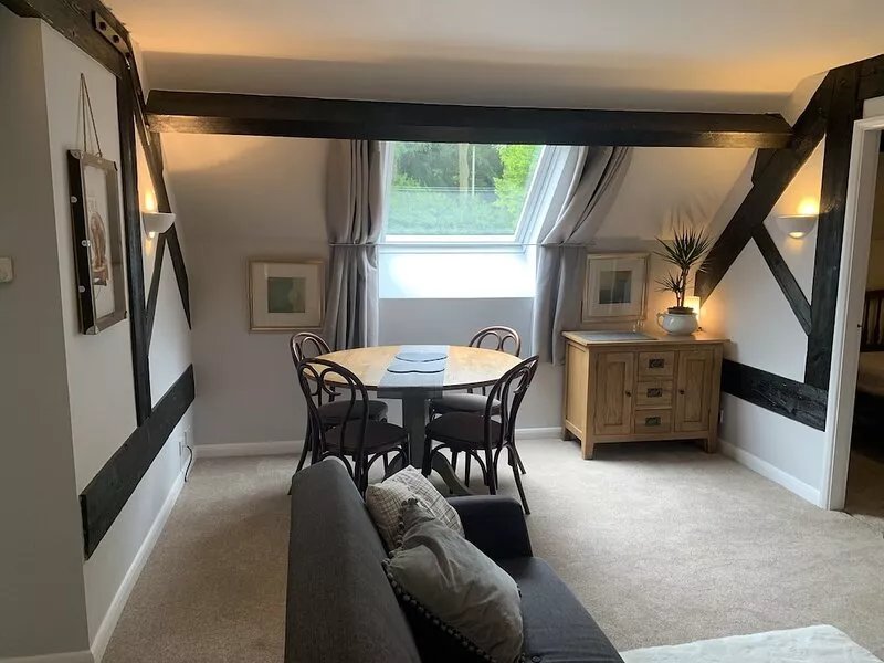 Beautiful Coach House idyllic village setting on edge of The Peak District BRIAR