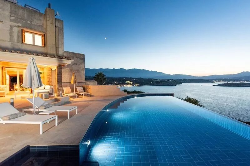 SALACIA, amazing 7-bedr. villa, majestic views and near the beach!