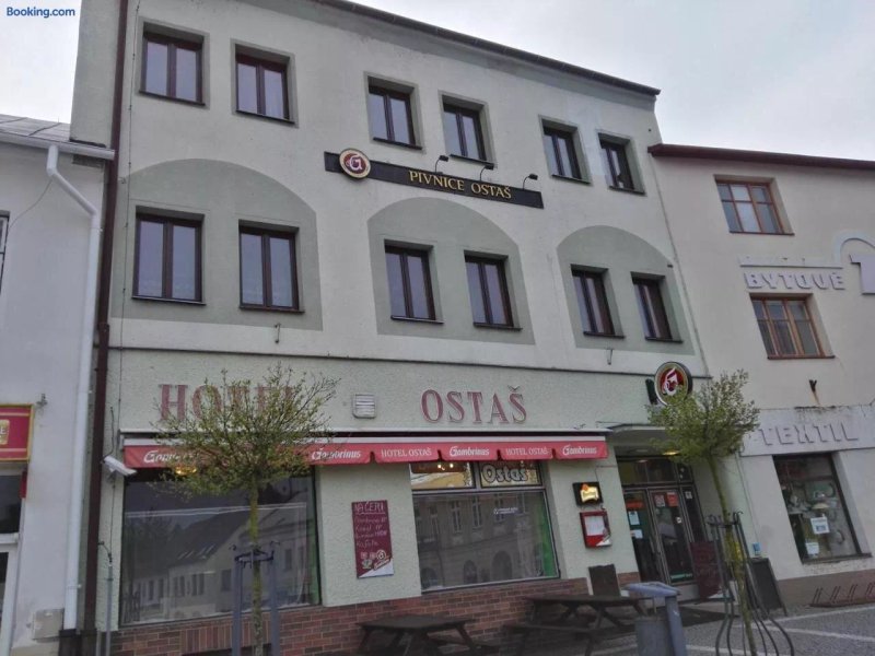 Hotel Ostas Police Nad Metuji